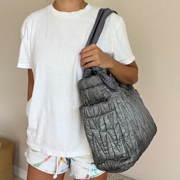 Timi & Leslie Marie Antoinette Diaper Baby Bag in Silver Gray - Picture 10 of 12